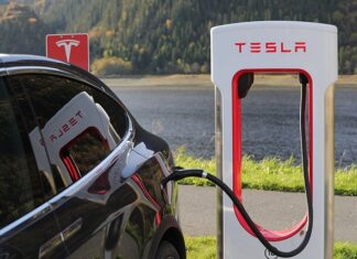 Czy Tesla Supercharger jest za darmo?