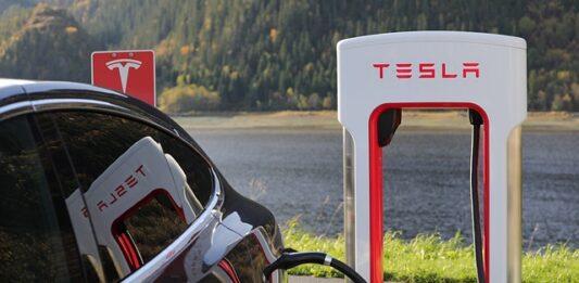 Czy Tesla Supercharger jest za darmo?